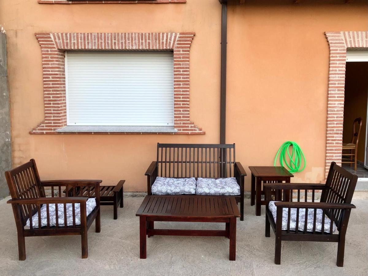 Vut La Taberna I Villa Poyales Del Hoyo Exterior photo